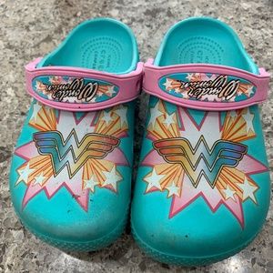 Wonder Woman girl croc